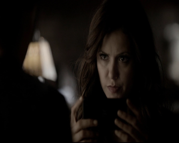 VampireDiariesWorld-dot-org_5x08DeadManOnCampus0503.jpg
