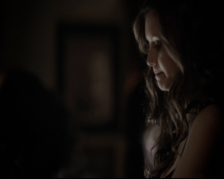 VampireDiariesWorld-dot-org_5x08DeadManOnCampus0509.jpg