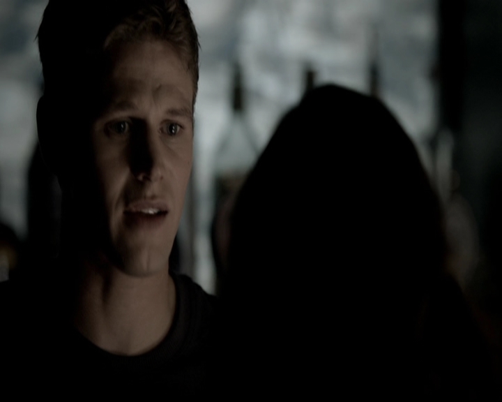 VampireDiariesWorld-dot-org_5x08DeadManOnCampus0512.jpg