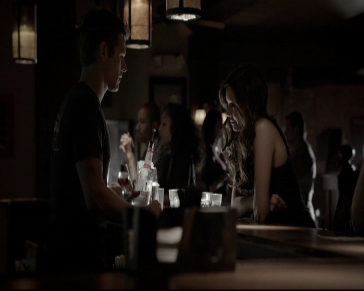 VampireDiariesWorld-dot-org_5x08DeadManOnCampus0518.jpg