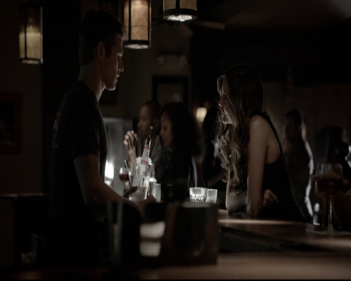 VampireDiariesWorld-dot-org_5x08DeadManOnCampus0519.jpg