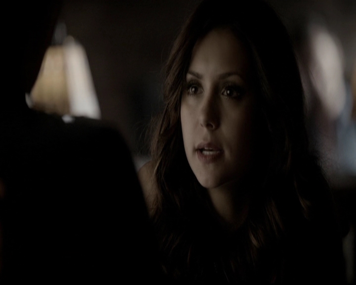 VampireDiariesWorld-dot-org_5x08DeadManOnCampus0521.jpg