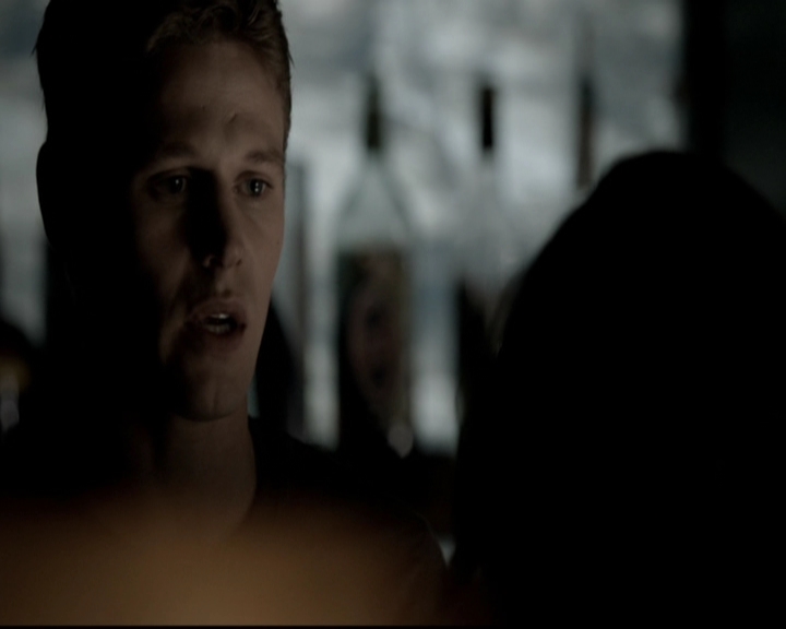 VampireDiariesWorld-dot-org_5x08DeadManOnCampus0524.jpg