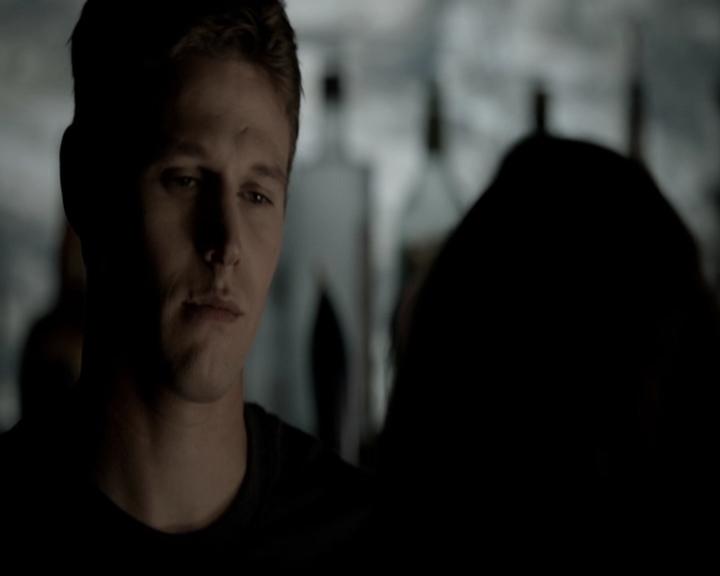 VampireDiariesWorld-dot-org_5x08DeadManOnCampus0535.jpg