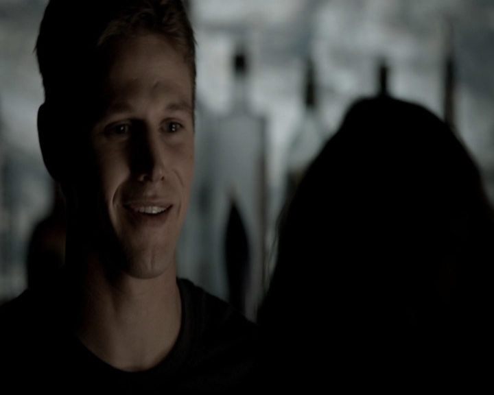 VampireDiariesWorld-dot-org_5x08DeadManOnCampus0536.jpg