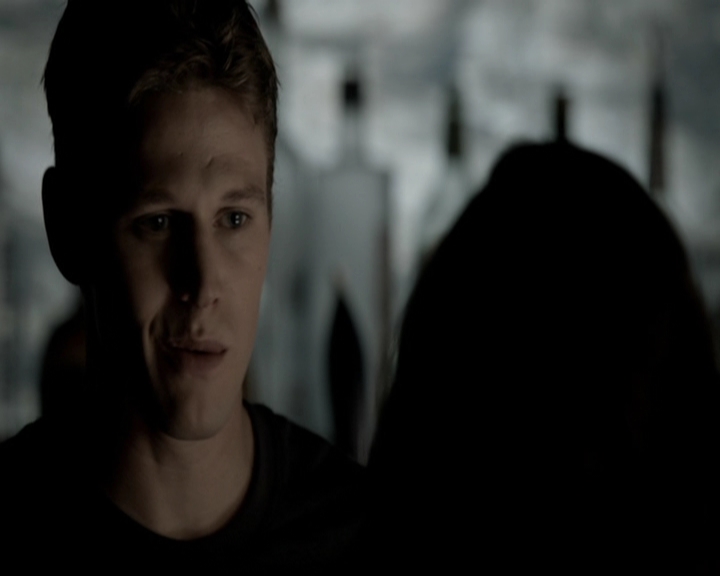VampireDiariesWorld-dot-org_5x08DeadManOnCampus0537.jpg