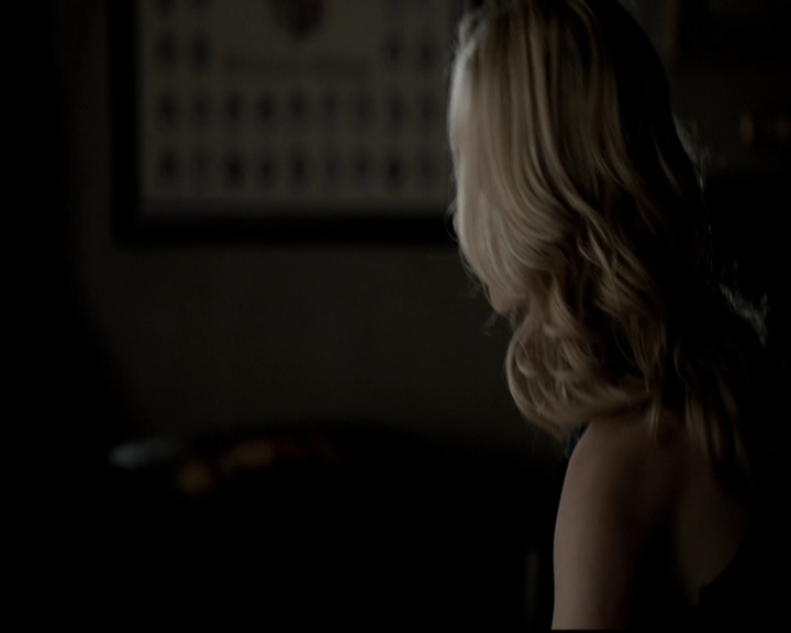 VampireDiariesWorld-dot-org_5x08DeadManOnCampus0547.jpg