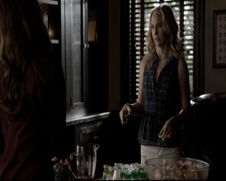 VampireDiariesWorld-dot-org_5x08DeadManOnCampus0554.jpg