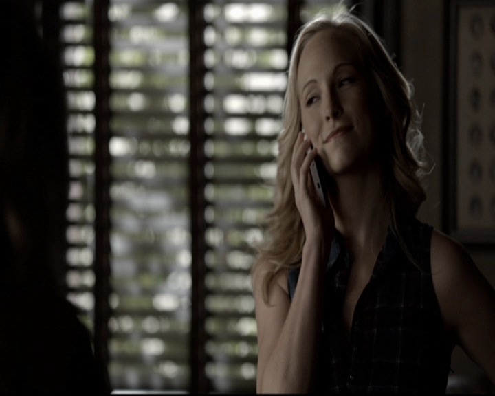 VampireDiariesWorld-dot-org_5x08DeadManOnCampus0570.jpg