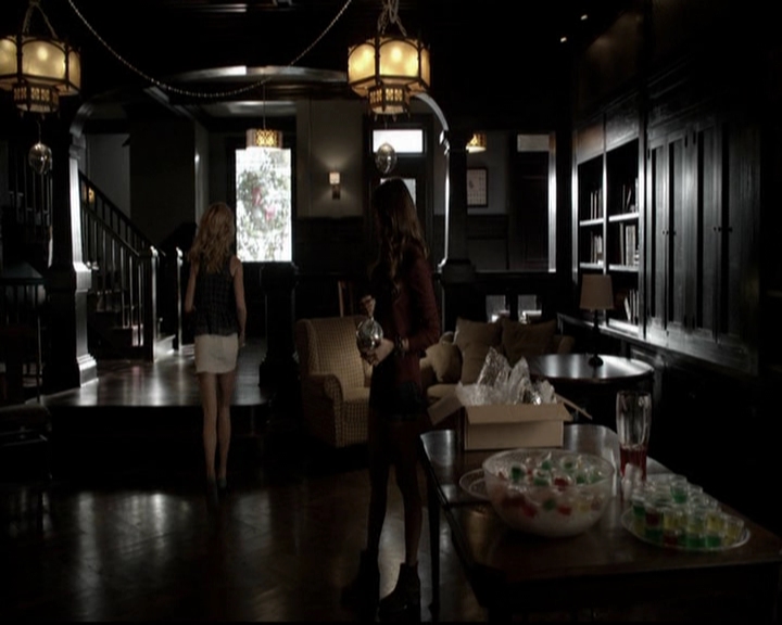 VampireDiariesWorld-dot-org_5x08DeadManOnCampus0586.jpg VampireDiariesWorld-dot-org_5x08DeadManOnCampus0586.jpg