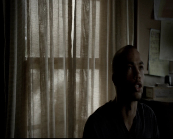 VampireDiariesWorld-dot-org_5x08DeadManOnCampus0625.jpg VampireDiariesWorld-dot-org_5x08DeadManOnCampus0625.jpg