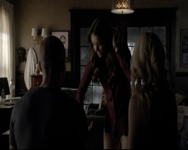 VampireDiariesWorld-dot-org_5x08DeadManOnCampus0661.jpg