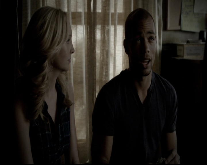 VampireDiariesWorld-dot-org_5x08DeadManOnCampus0665.jpg