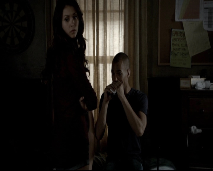 VampireDiariesWorld-dot-org_5x08DeadManOnCampus0680.jpg