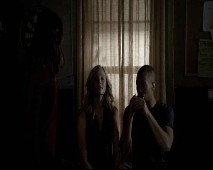 VampireDiariesWorld-dot-org_5x08DeadManOnCampus0682.jpg