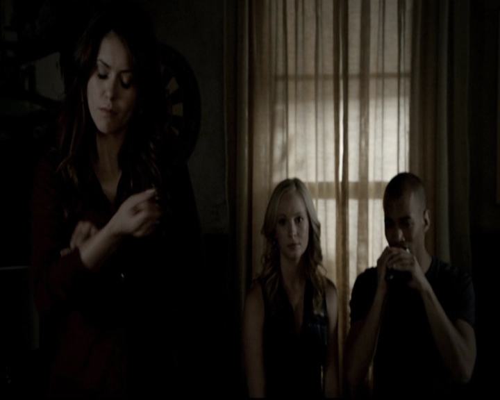 VampireDiariesWorld-dot-org_5x08DeadManOnCampus0686.jpg