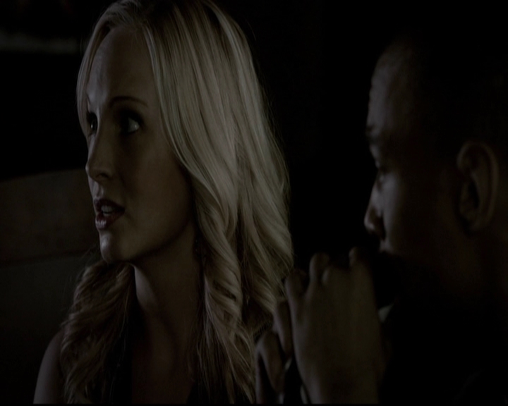 VampireDiariesWorld-dot-org_5x08DeadManOnCampus0689.jpg