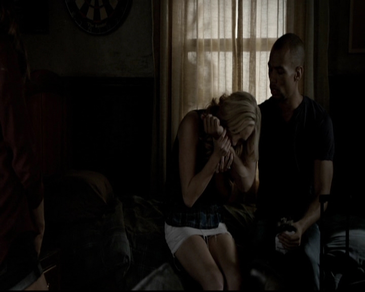 VampireDiariesWorld-dot-org_5x08DeadManOnCampus0698.jpg