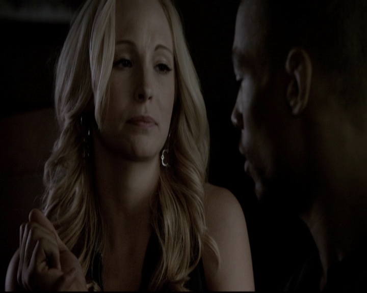 VampireDiariesWorld-dot-org_5x08DeadManOnCampus0701.jpg