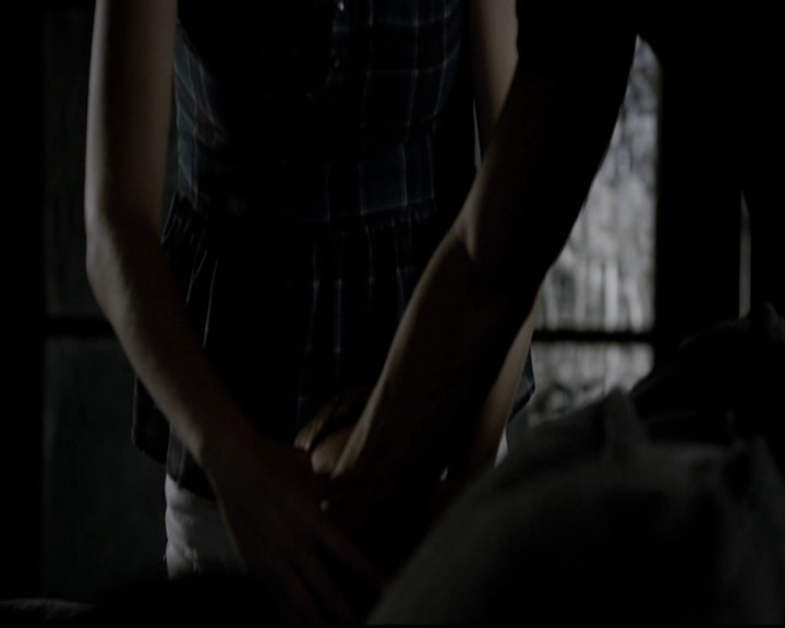 VampireDiariesWorld-dot-org_5x08DeadManOnCampus0709.jpg VampireDiariesWorld-dot-org_5x08DeadManOnCampus0709.jpg
