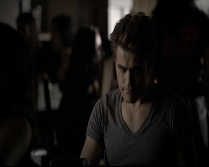 VampireDiariesWorld-dot-org_5x08DeadManOnCampus0731.jpg