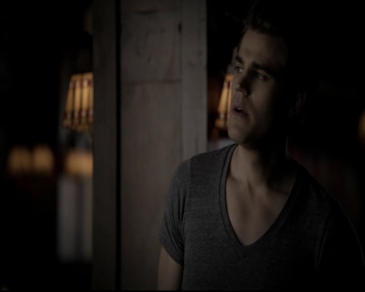 VampireDiariesWorld-dot-org_5x08DeadManOnCampus0744.jpg