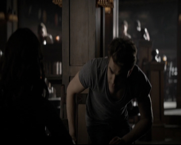 VampireDiariesWorld-dot-org_5x08DeadManOnCampus0746.jpg