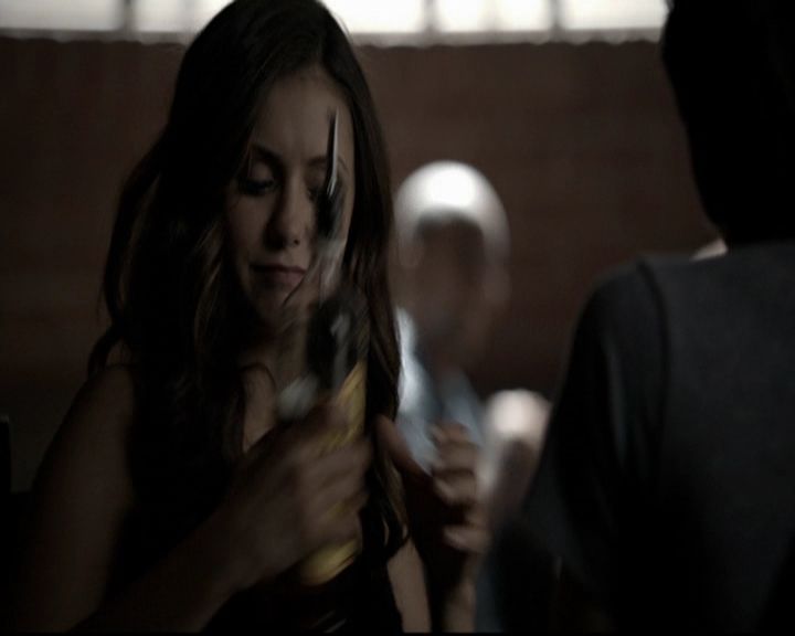 VampireDiariesWorld-dot-org_5x08DeadManOnCampus0749.jpg