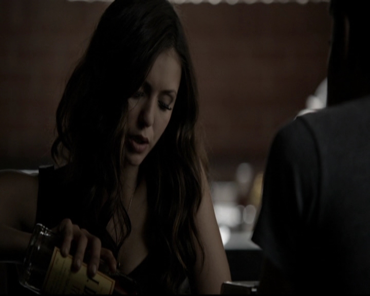 VampireDiariesWorld-dot-org_5x08DeadManOnCampus0753.jpg