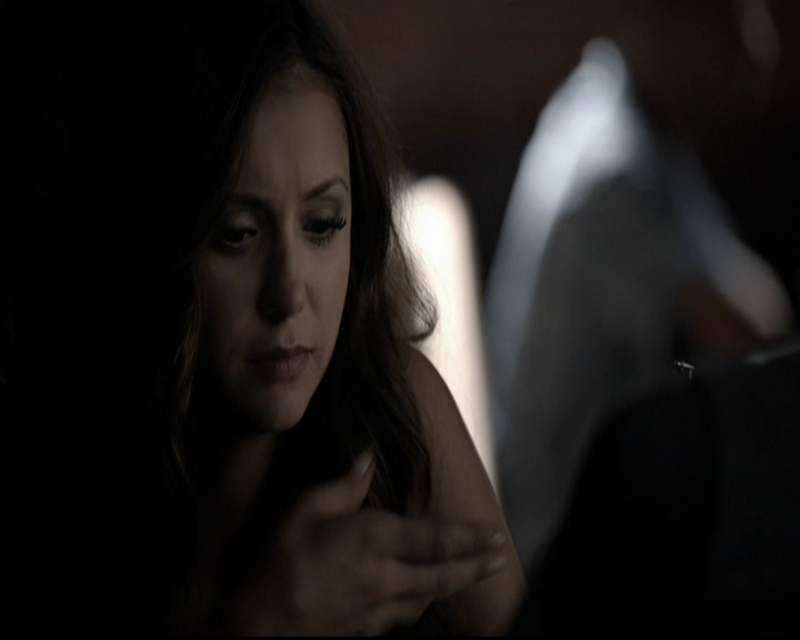 VampireDiariesWorld-dot-org_5x08DeadManOnCampus0783.jpg