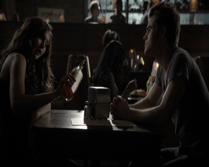 VampireDiariesWorld-dot-org_5x08DeadManOnCampus0794.jpg