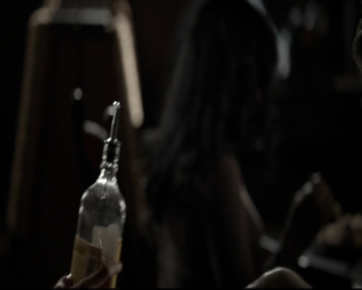 VampireDiariesWorld-dot-org_5x08DeadManOnCampus0798.jpg