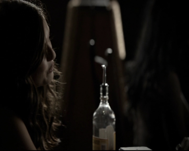 VampireDiariesWorld-dot-org_5x08DeadManOnCampus0799.jpg