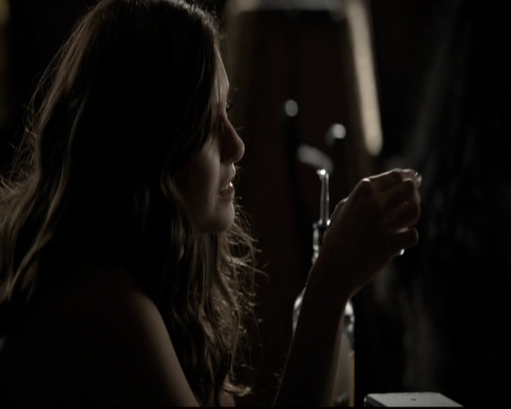 VampireDiariesWorld-dot-org_5x08DeadManOnCampus0800.jpg