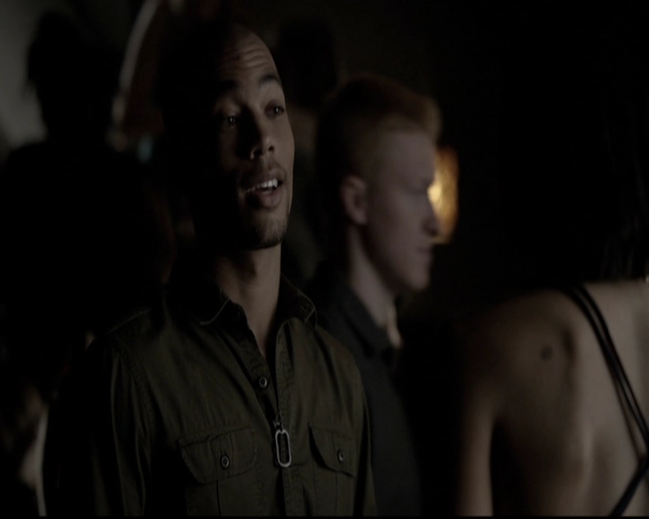 VampireDiariesWorld-dot-org_5x08DeadManOnCampus0880.jpg
