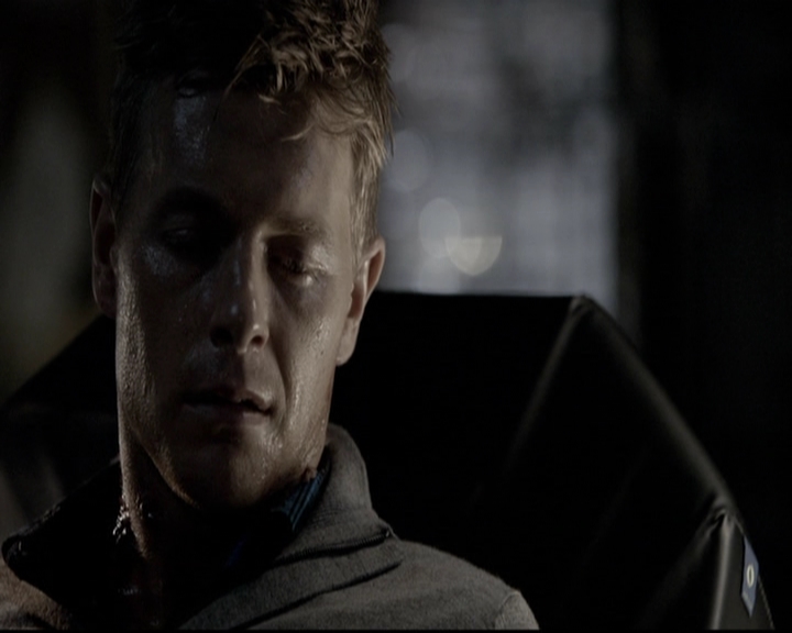 VampireDiariesWorld-dot-org_5x08DeadManOnCampus1177.jpg