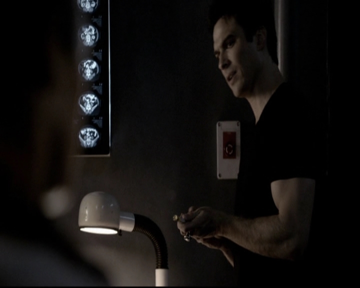 VampireDiariesWorld-dot-org_5x08DeadManOnCampus1185.jpg