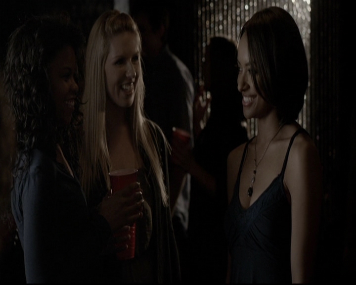 VampireDiariesWorld-dot-org_5x08DeadManOnCampus1206.jpg