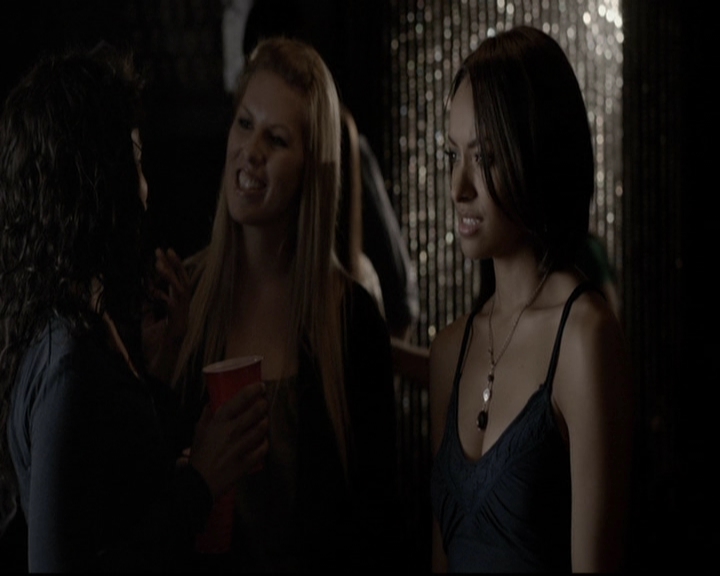 VampireDiariesWorld-dot-org_5x08DeadManOnCampus1208.jpg