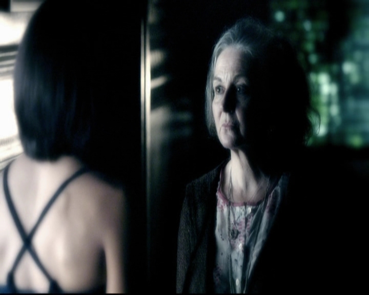 VampireDiariesWorld-dot-org_5x08DeadManOnCampus1239.jpg