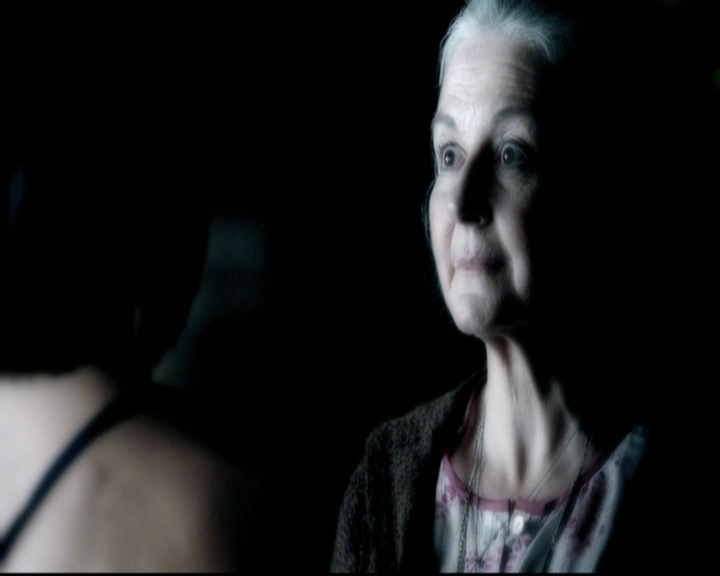 VampireDiariesWorld-dot-org_5x08DeadManOnCampus1259.jpg