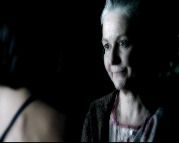 VampireDiariesWorld-dot-org_5x08DeadManOnCampus1273.jpg