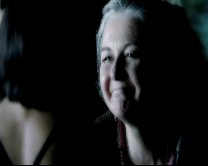 VampireDiariesWorld-dot-org_5x08DeadManOnCampus1287.jpg