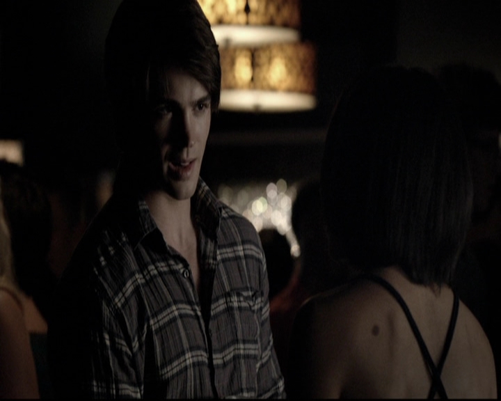 VampireDiariesWorld-dot-org_5x08DeadManOnCampus1305.jpg