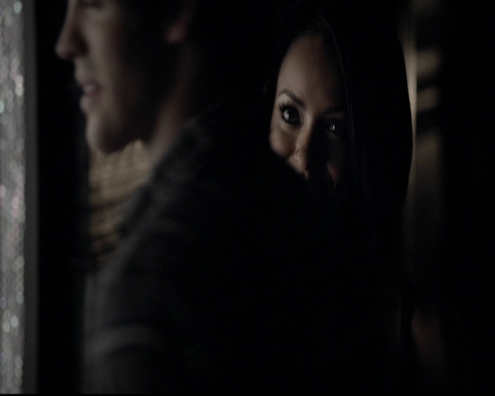 VampireDiariesWorld-dot-org_5x08DeadManOnCampus1307.jpg