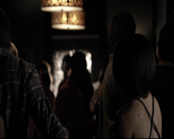 VampireDiariesWorld-dot-org_5x08DeadManOnCampus1308.jpg