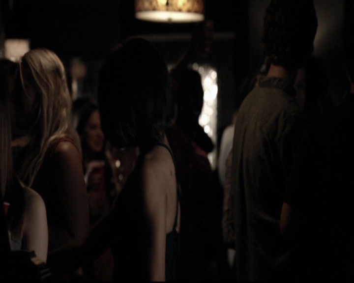 VampireDiariesWorld-dot-org_5x08DeadManOnCampus1310.jpg