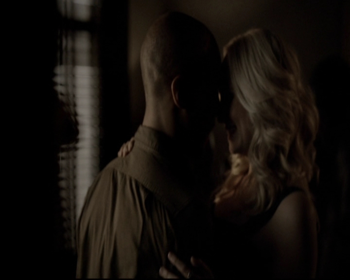 VampireDiariesWorld-dot-org_5x08DeadManOnCampus1312.jpg VampireDiariesWorld-dot-org_5x08DeadManOnCampus1312.jpg