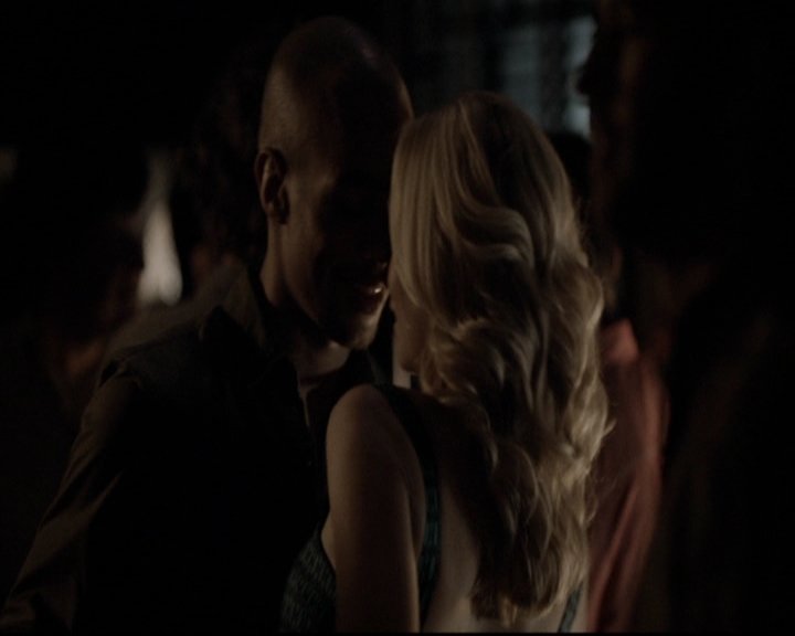 VampireDiariesWorld-dot-org_5x08DeadManOnCampus1315.jpg
