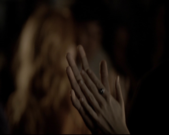 VampireDiariesWorld-dot-org_5x08DeadManOnCampus1320.jpg VampireDiariesWorld-dot-org_5x08DeadManOnCampus1320.jpg
